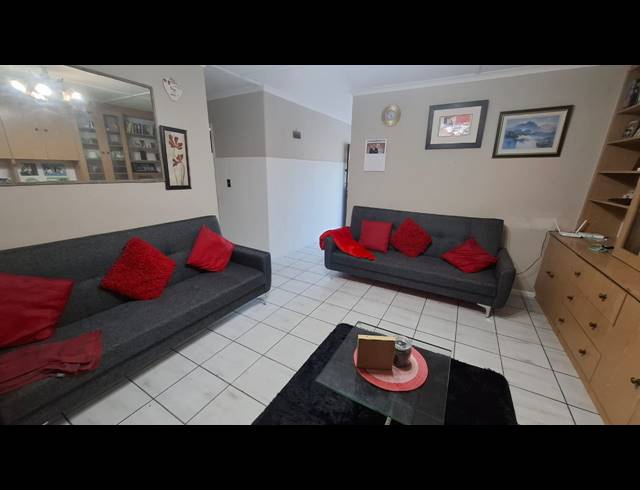 3 BEDROOM HOUSE FOR SALE IN LENTEGEUR